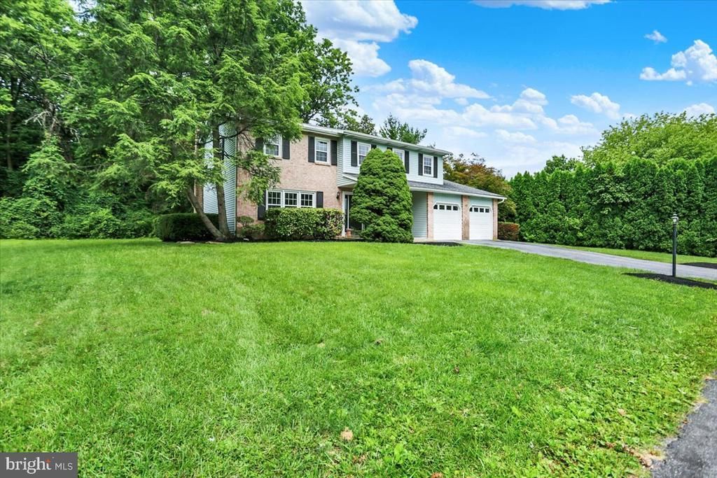 214 BURRELL BOULEVARD, ALLENTOWN, PA 18104