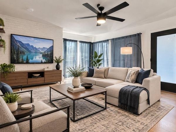 909 Reinli ST, Unit 102, Austin, TX 78751