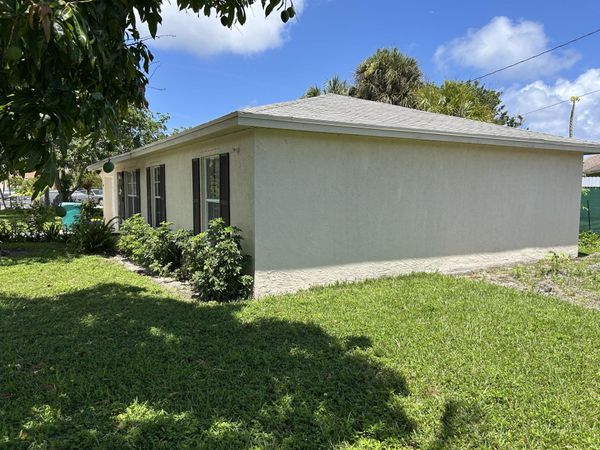 806 NW 1ST Street, Boynton Beach, FL 33435