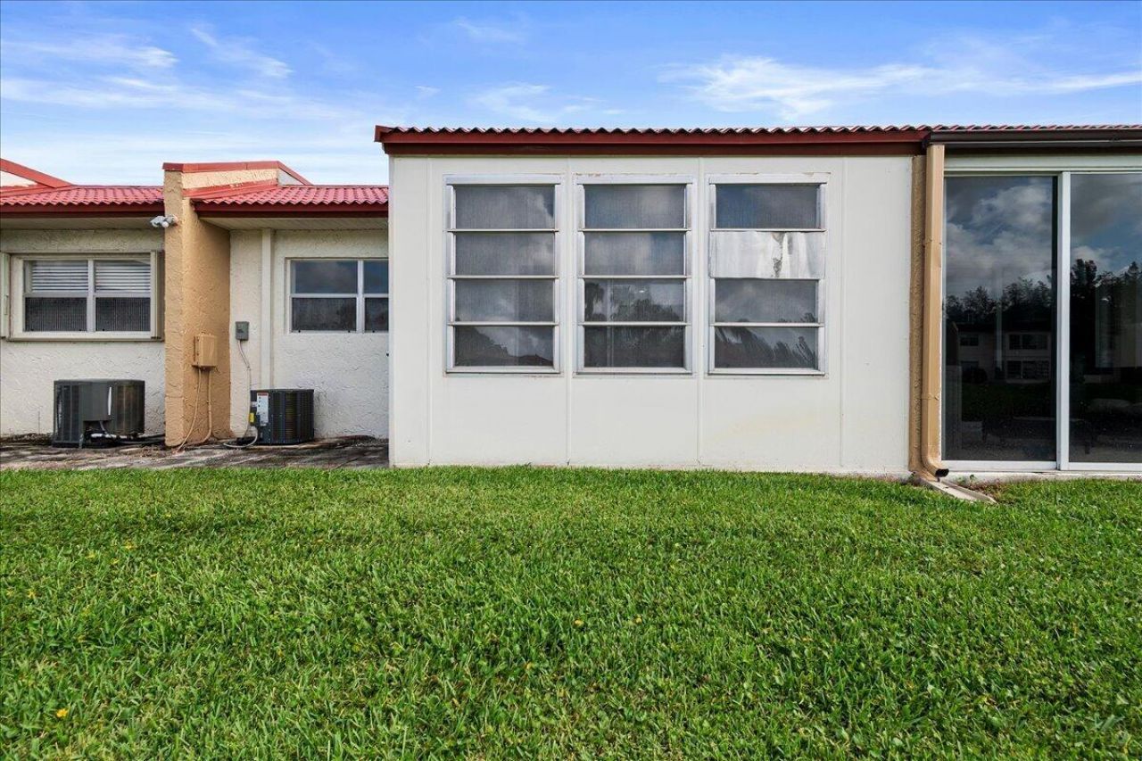 154 Lake Barbara Drive, West Palm Beach, FL 33411 Photo