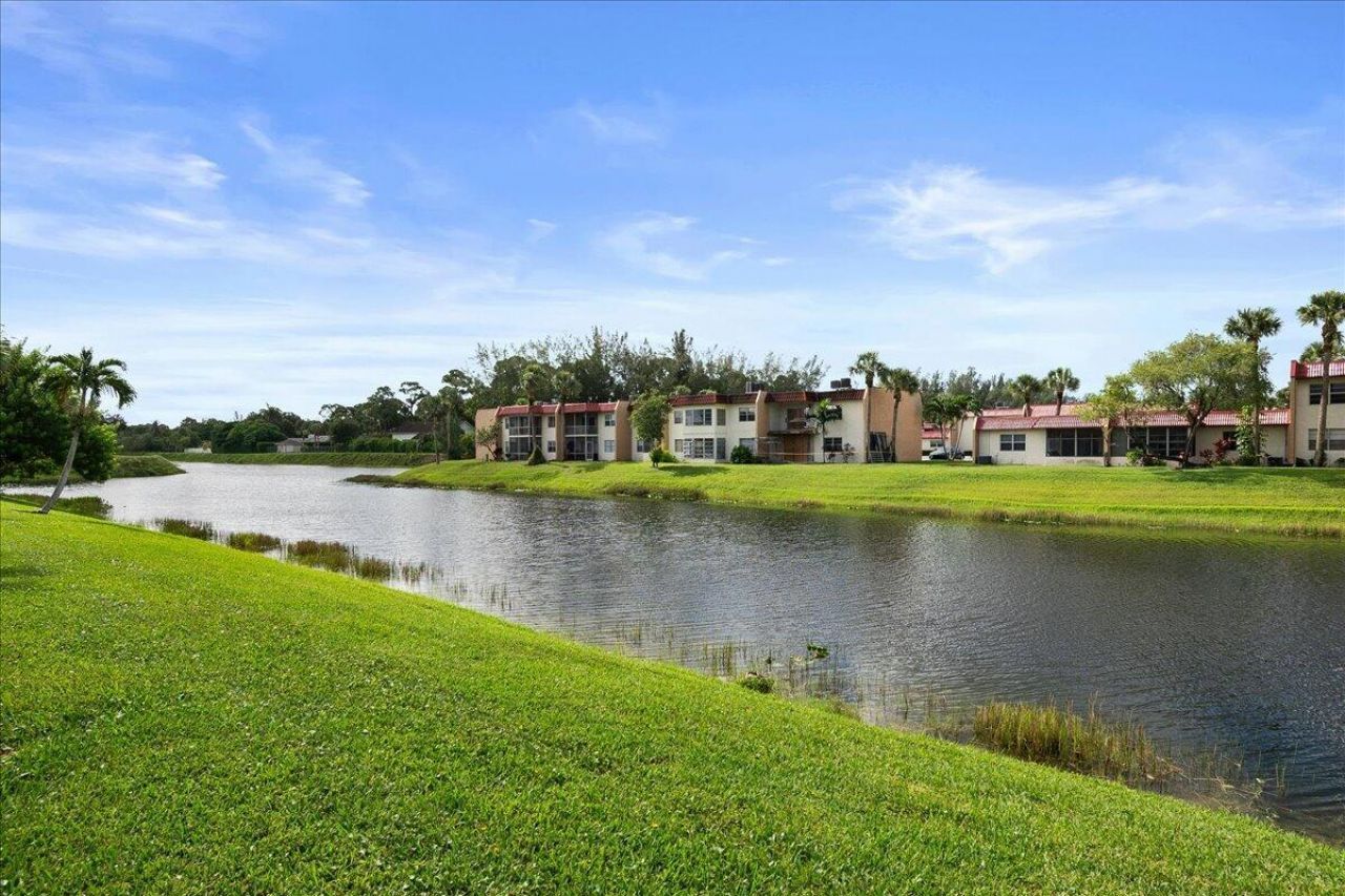 154 Lake Barbara Drive, West Palm Beach, FL 33411 Photo