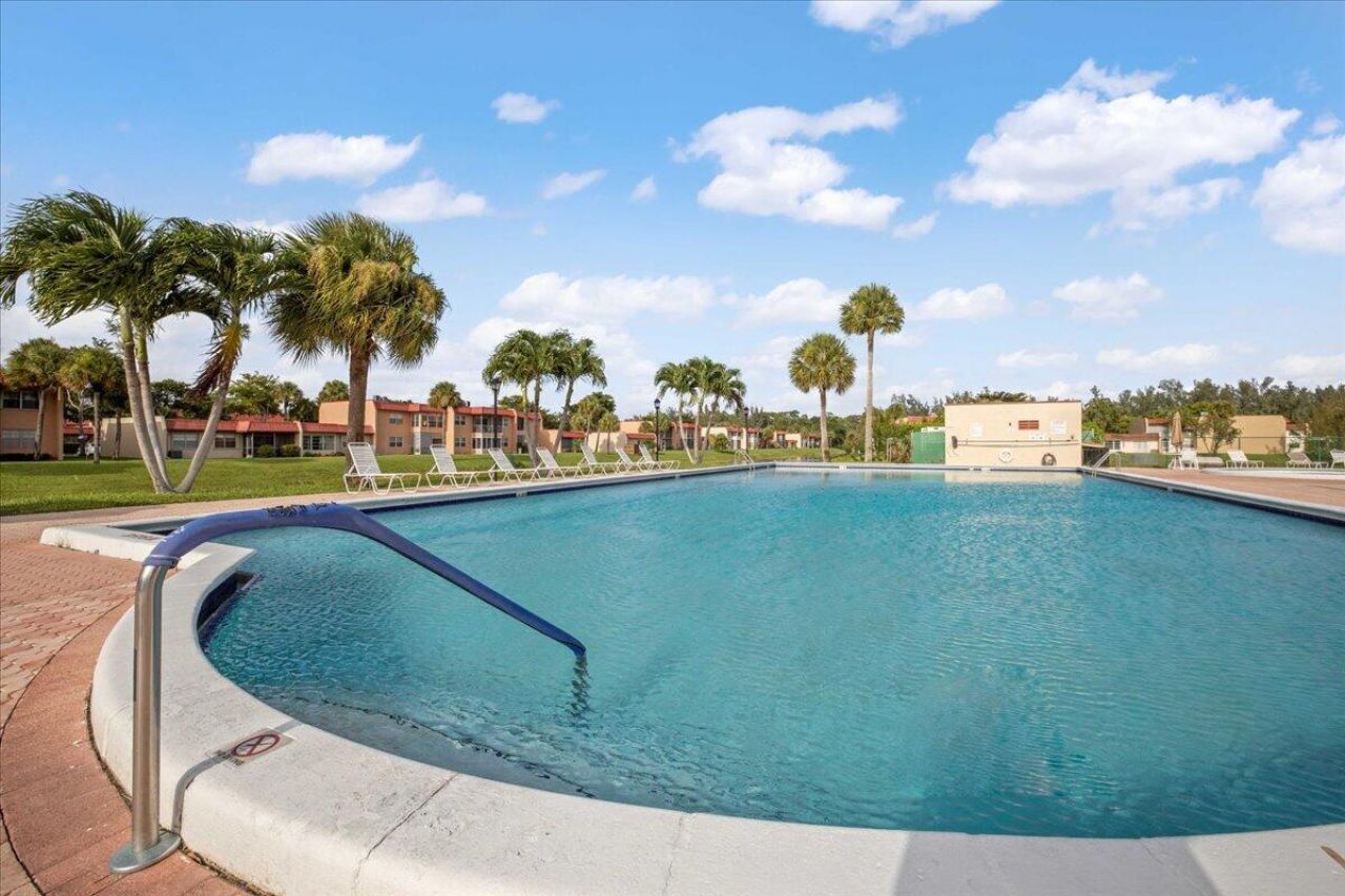 154 Lake Barbara Drive, West Palm Beach, FL 33411 Photo