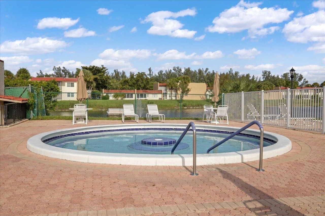 154 Lake Barbara Drive, West Palm Beach, FL 33411 Photo