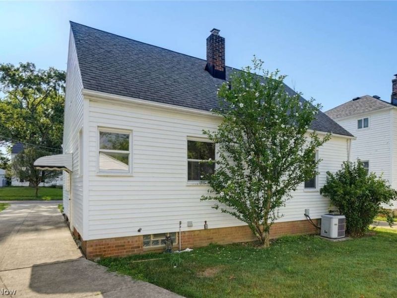 864 Lincoln Boulevard, Bedford, OH 44146 Photo 5