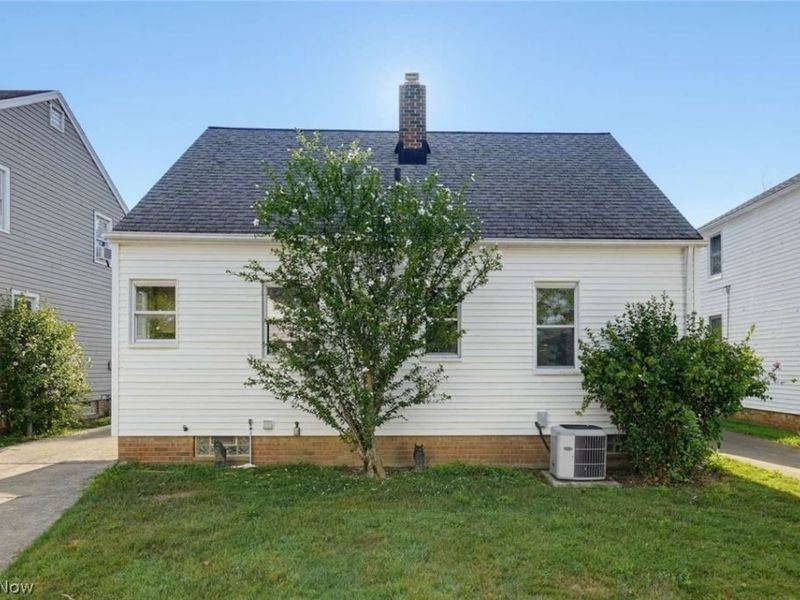 864 Lincoln Boulevard, Bedford, OH 44146 Photo 6