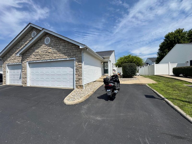 6676 Lagrange Drive , Unit 46E, Canal Winchester, OH 43110 Photo 2