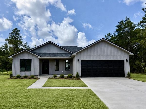 1255 Oakwood Lakes Blvd, DeFuniak Springs, FL 32433