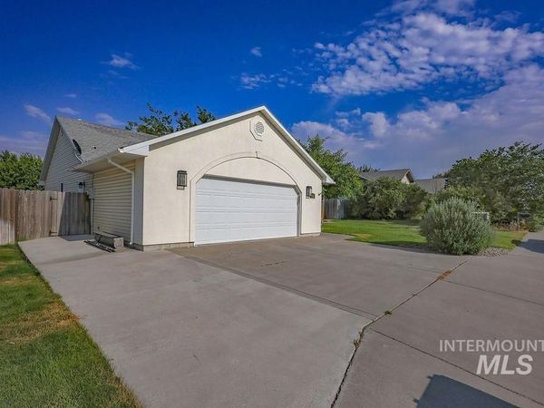 292 Whispering Pine, Twin Falls, ID 83301