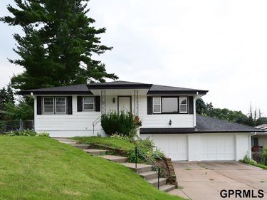 3717 Groves Road, Bellevue, NE 68147