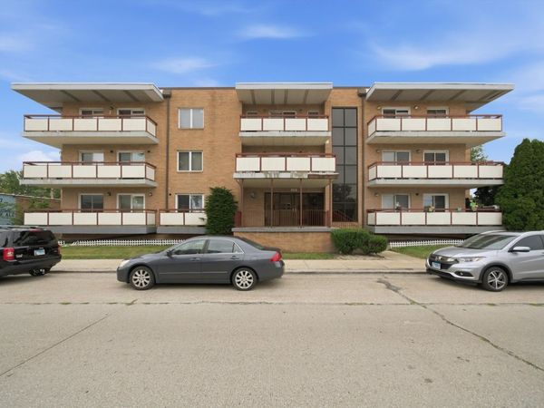 6441 W Pershing Road , Unit 104, Stickney, IL 60402