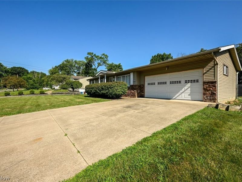 577 Catalina Drive, Akron, OH 44319 Photo 3