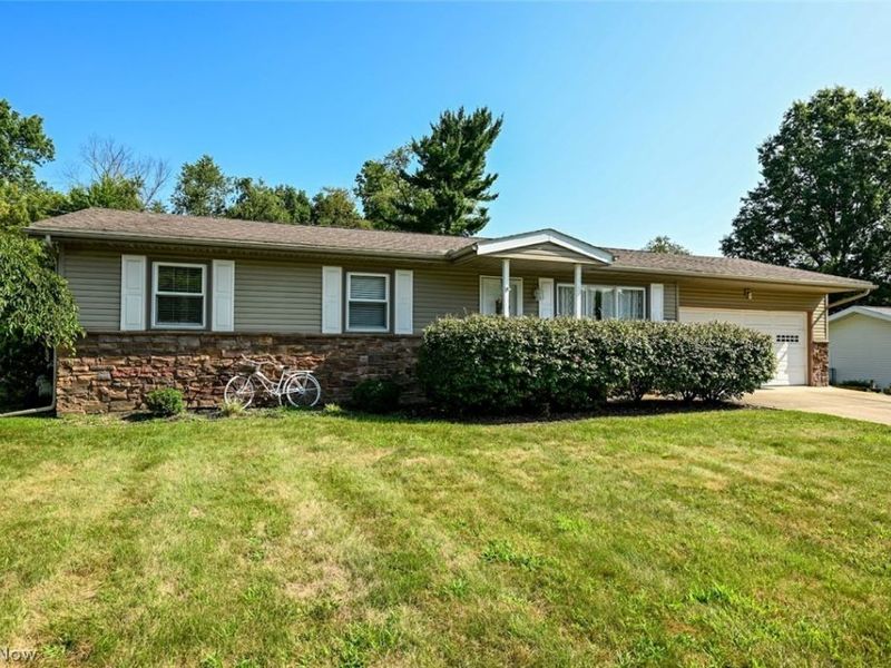 577 Catalina Drive, Akron, OH 44319 Photo 5
