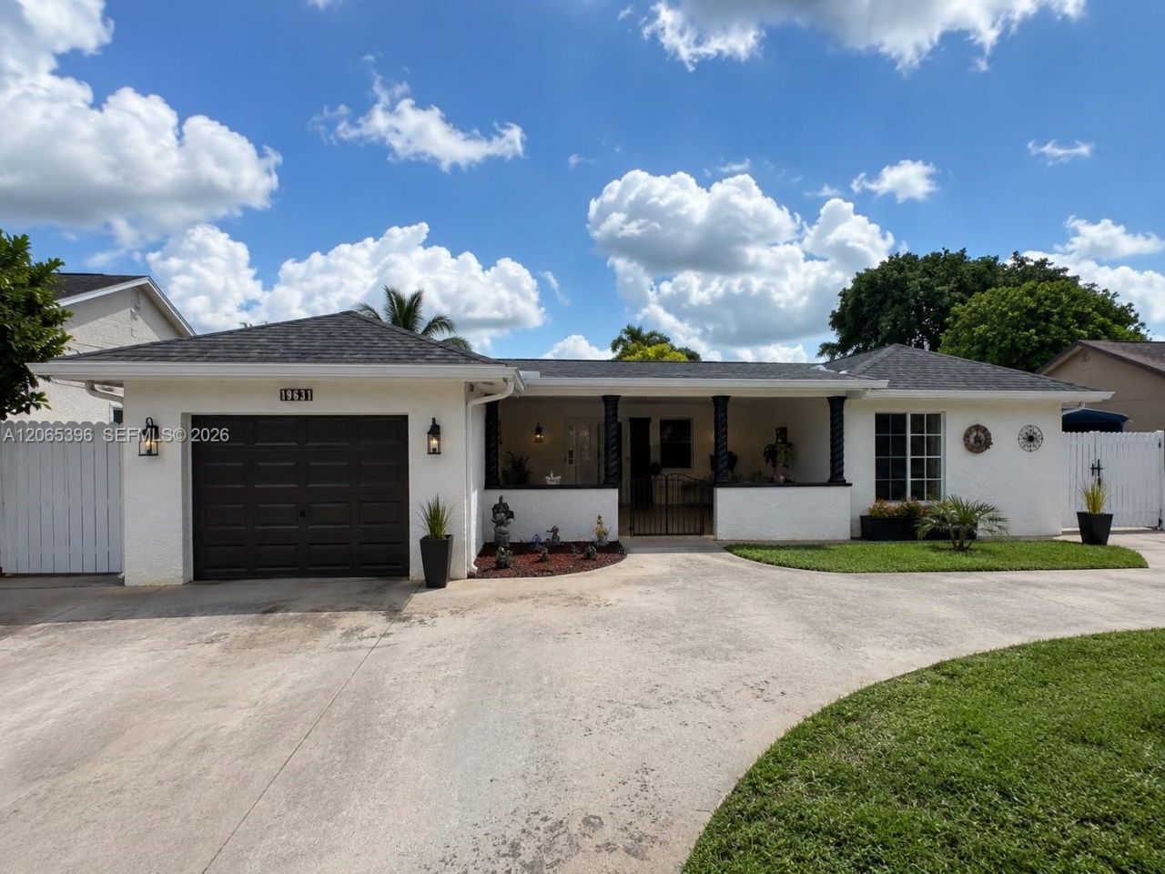 19631 NW 57th Pl, Hialeah, FL 33015 Photo