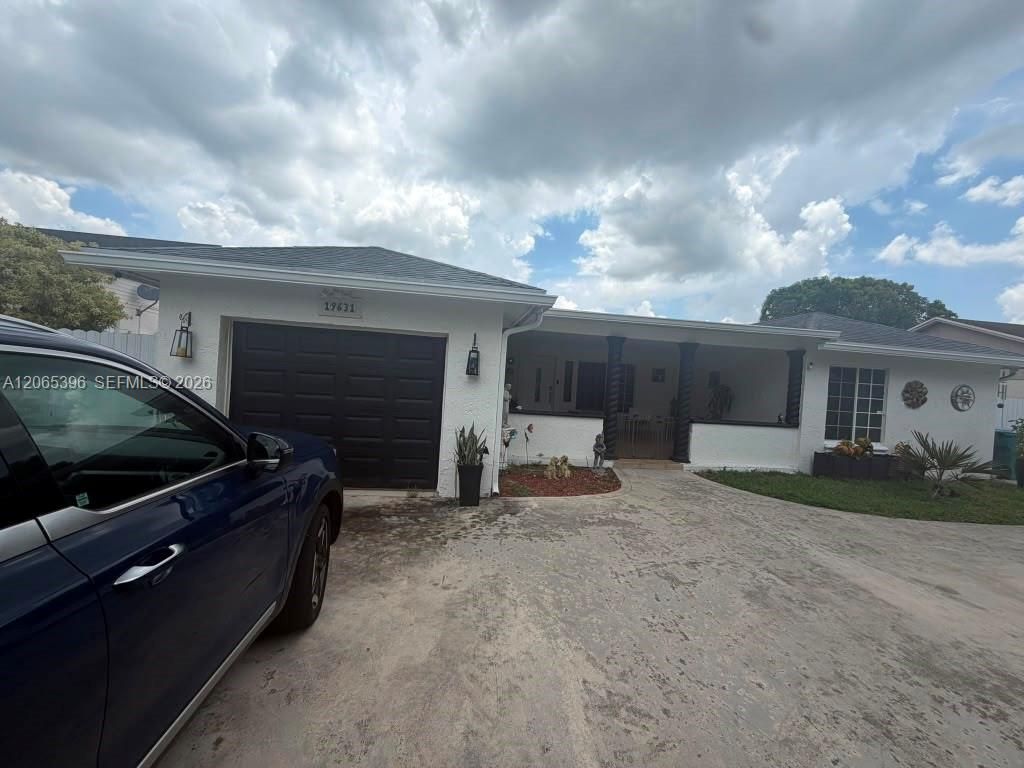 19631 NW 57th Pl , Hialeah, FL 33015 Photo