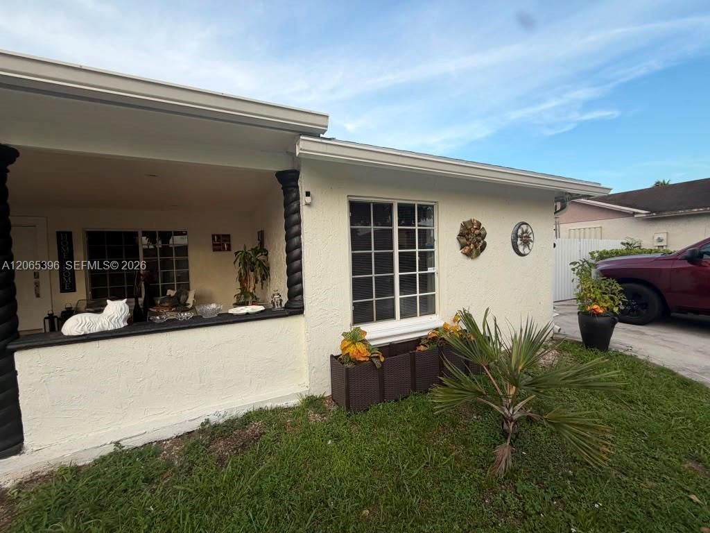 19631 NW 57th Pl , Hialeah, FL 33015 Photo