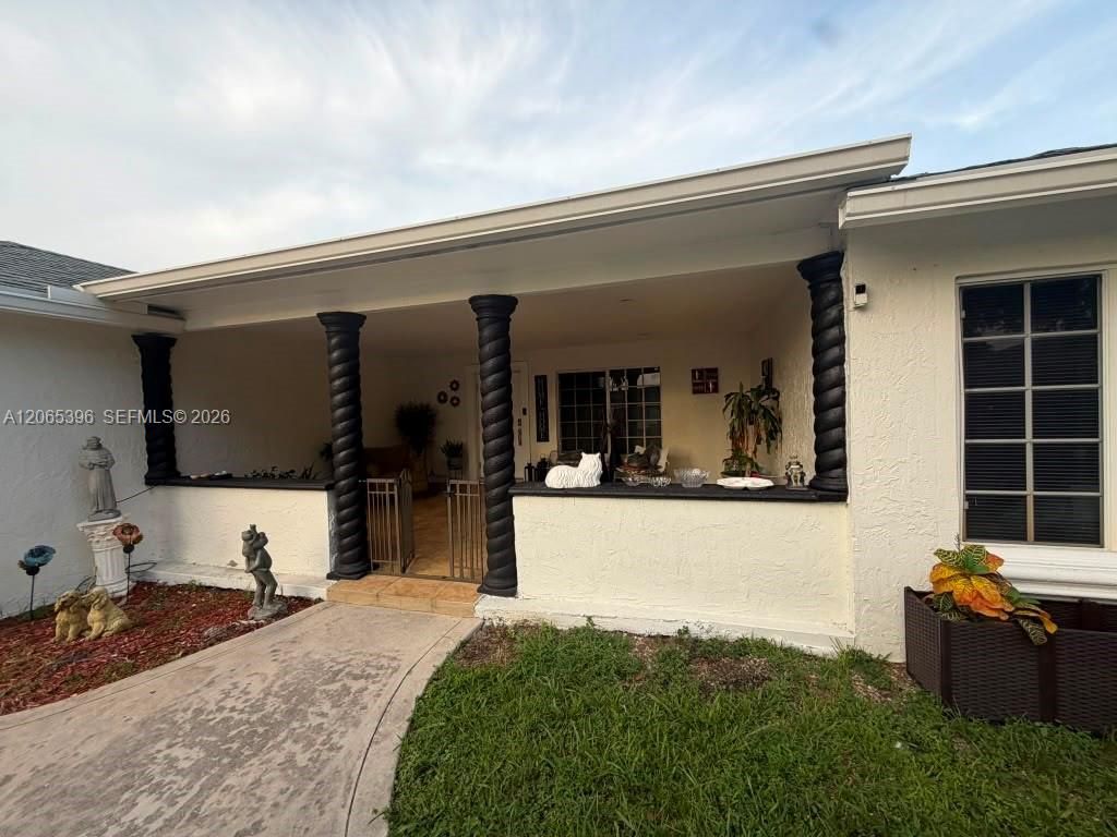 19631 NW 57th Pl , Hialeah, FL 33015 Photo
