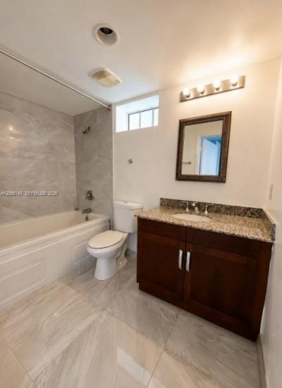 7270 SW 88th St , Unit B202, Miami, FL 33156 Photo