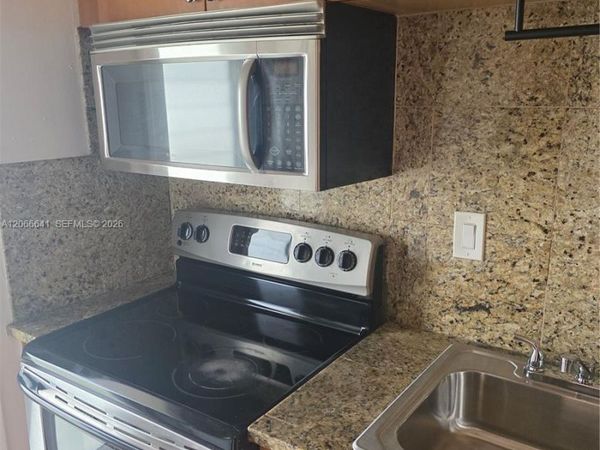 1500 SE 15th St , Unit 318, Fort Lauderdale, FL 33316