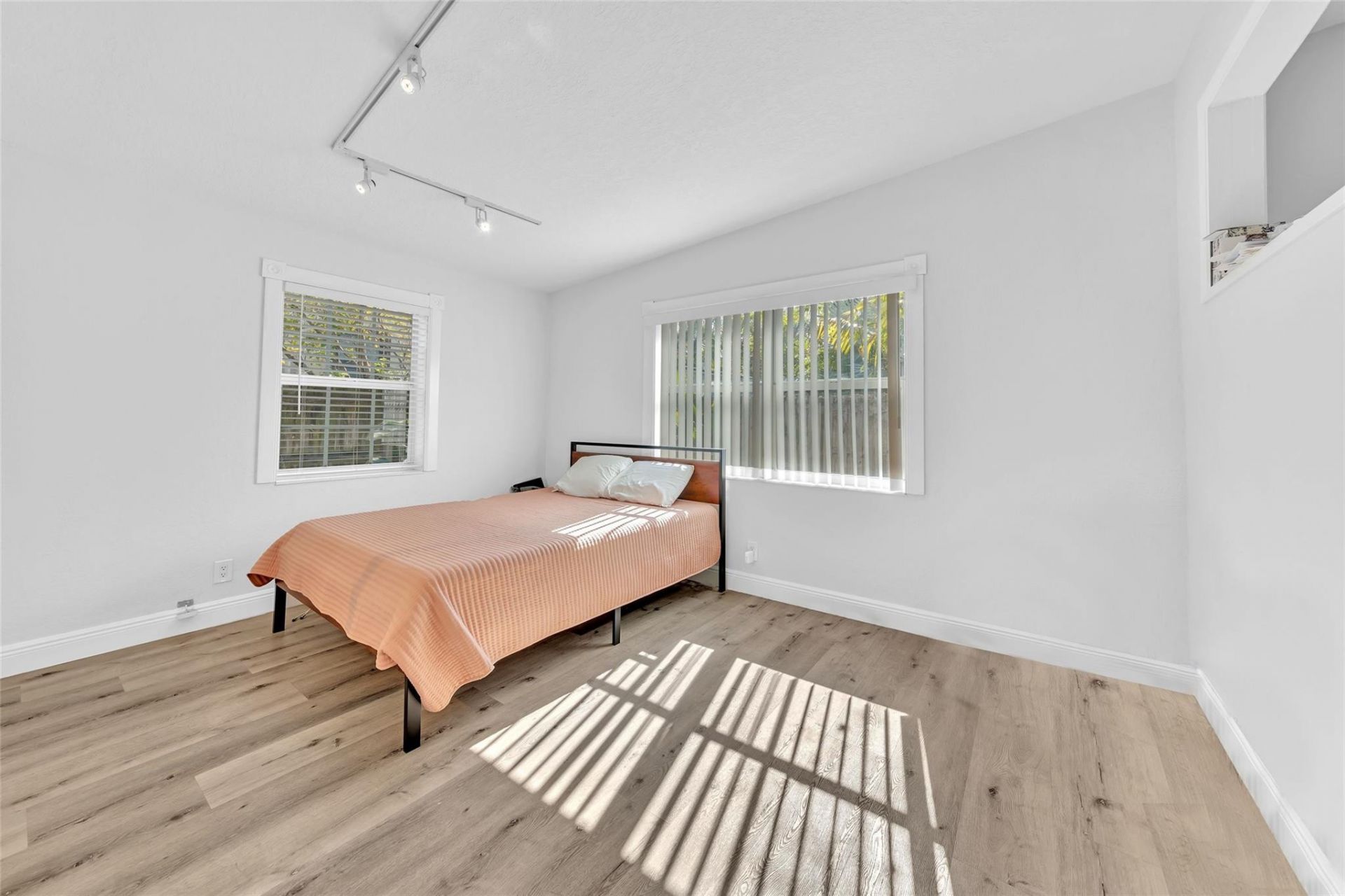 805 NE 17th Avenue, Unit 4, Fort Lauderdale, FL 33304 Photo