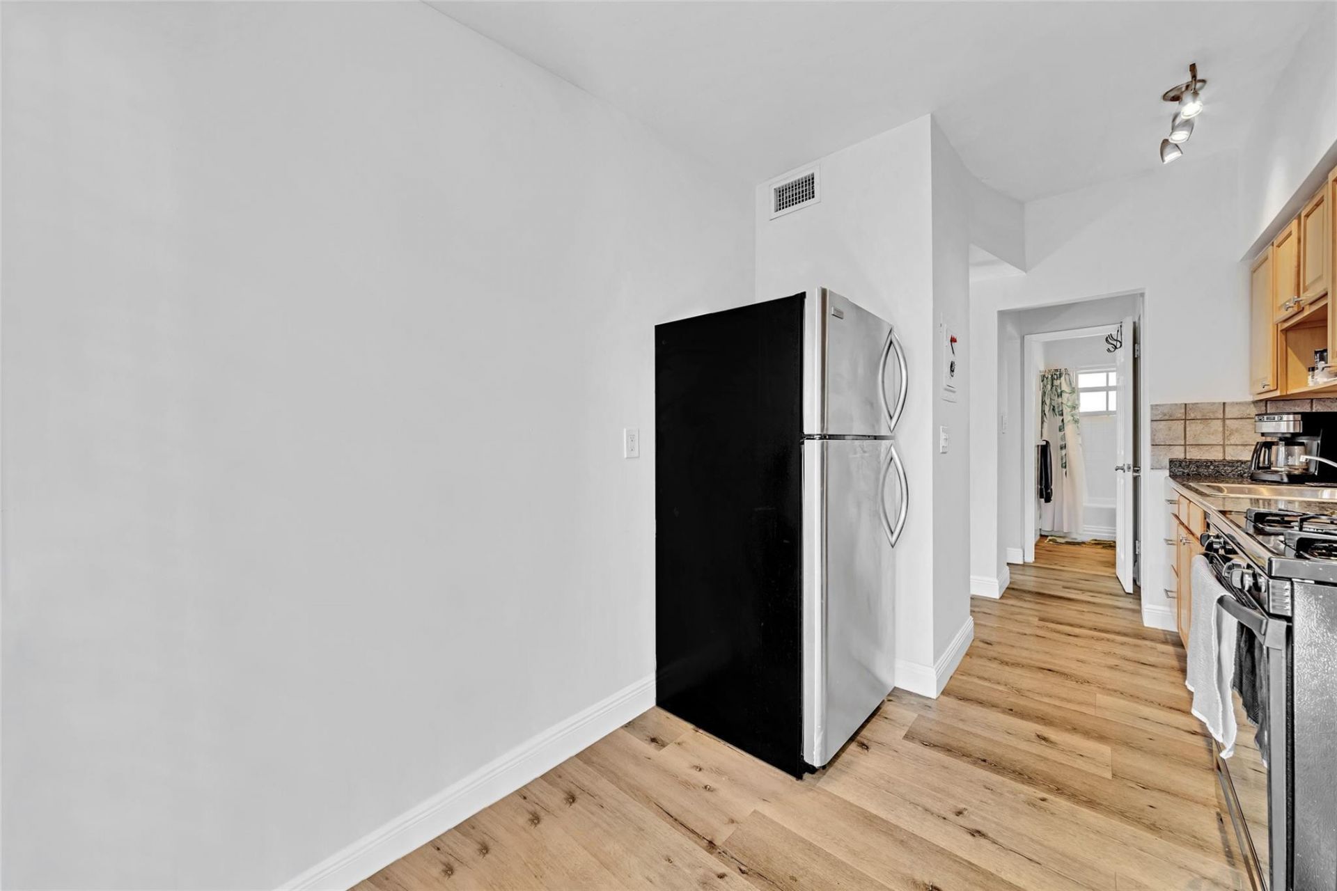 805 NE 17th Avenue, Unit 4, Fort Lauderdale, FL 33304 Photo