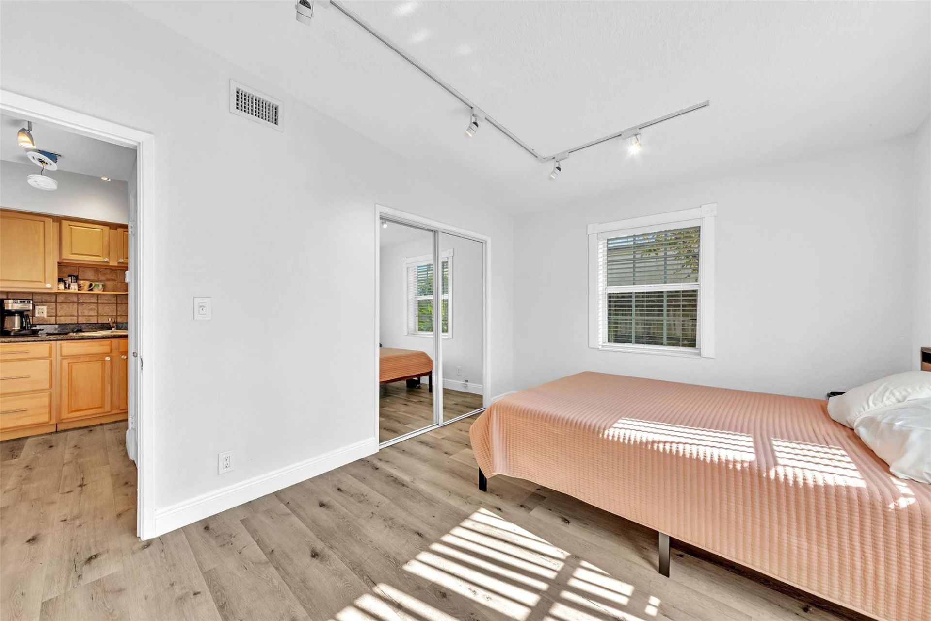 805 NE 17th Avenue, Unit 4, Fort Lauderdale, FL 33304 Photo