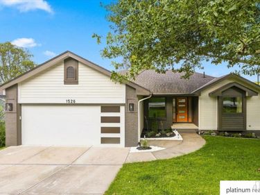 1526 Trumball Terrace, Plattsmouth, NE 68048