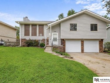 736 W Godfrey Drive, Lincoln, NE 68521