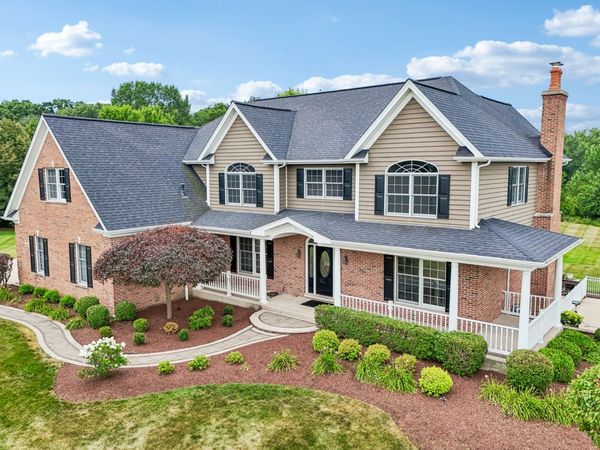 385 Valley Way , Burlington, IL 60109
