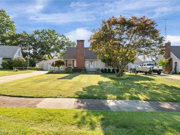 154 Hilltop Drive NW, Canton, OH 44708