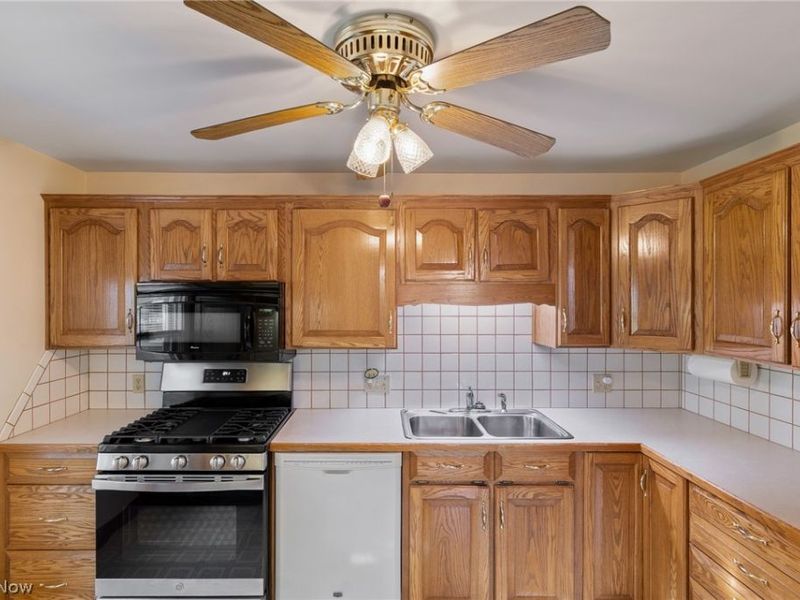 154 Hilltop Drive NW, Canton, OH 44708 Photo 15