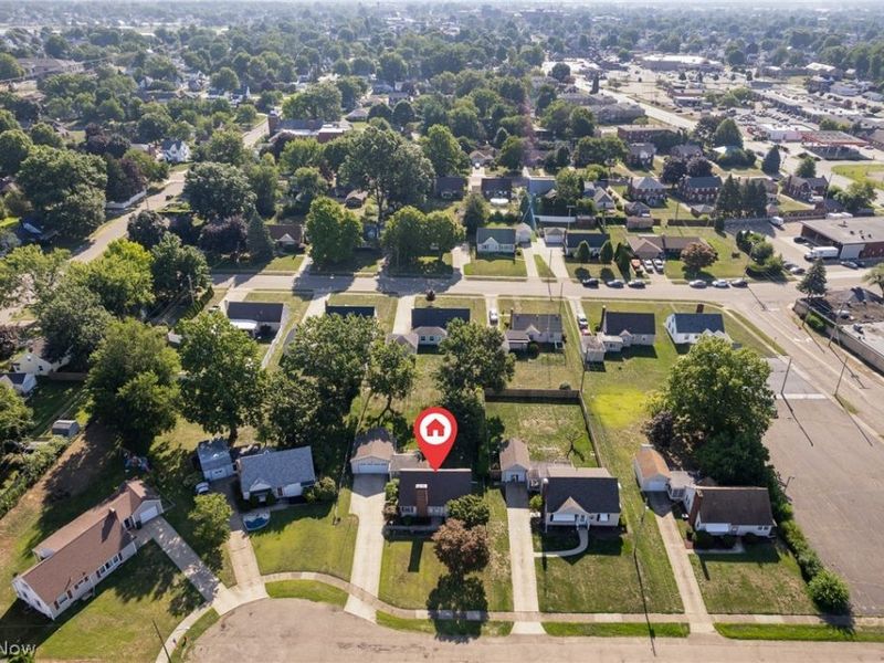 154 Hilltop Drive NW, Canton, OH 44708 Photo 3