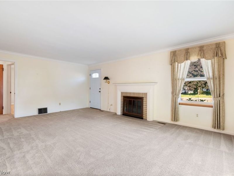 154 Hilltop Drive NW, Canton, OH 44708 Photo 9