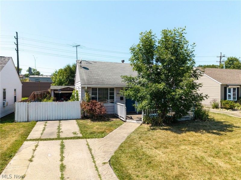 15806 Eleanore Drive, Cleveland, OH 44135 Photo 3