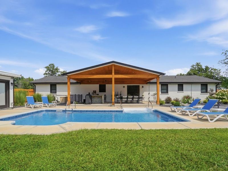 1235 Day Circle E, Miami Twp, OH 45150 Photo 3