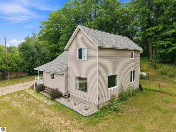 16767 3rd Street, Copemish, MI 49625