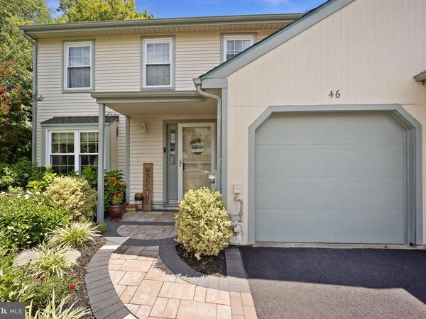 46 LAUREL CIRCLE, NEWTOWN, PA 18940