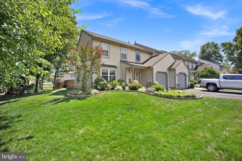 46 LAUREL CIRCLE , NEWTOWN, PA 18940