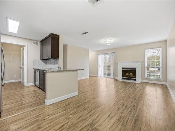 120 Granville Court , Atlanta, GA 30328