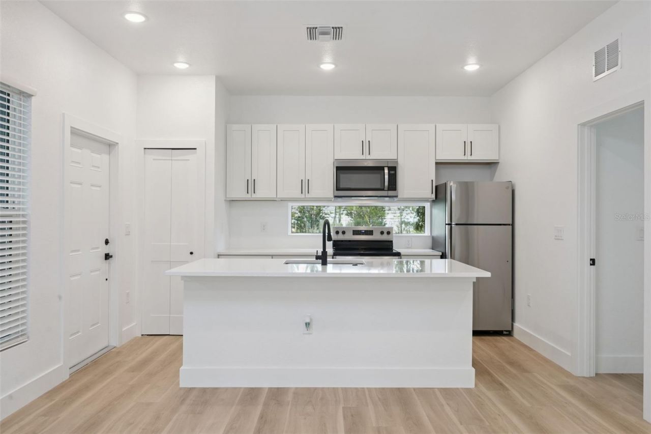 521 W Herriott Avenue, Oakland, FL 34760 Photo