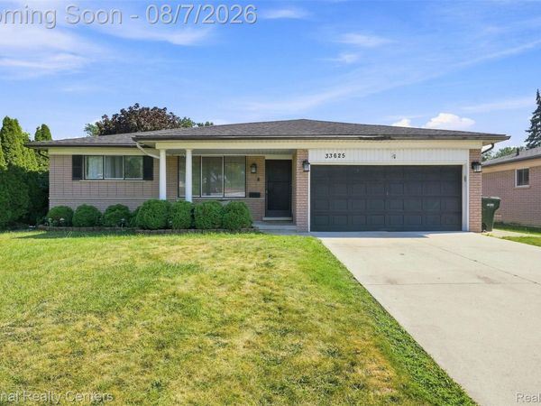 33625 Kennedy Drive , Sterling Heights, Mi 48310