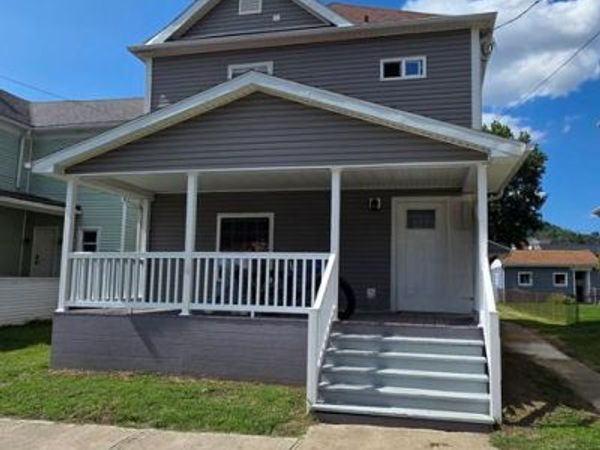1704 Center Street, Moundsville, WV 26041
