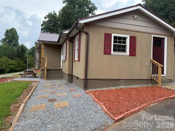 3262 Nix Creek Road , Marion, NC 28752