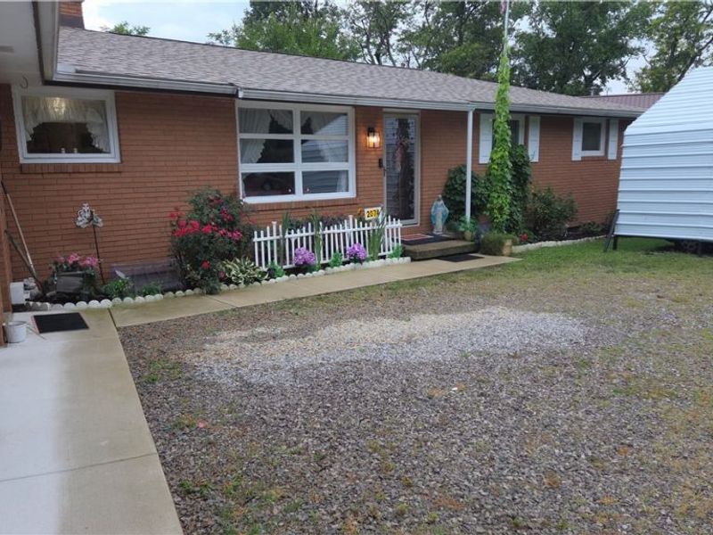 2074 Newark Road, Zanesville, OH 43701 Photo 1