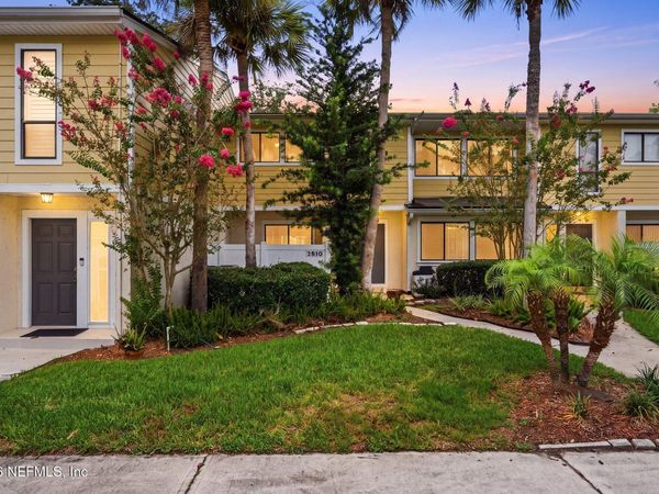 7910 LOS ROBLES Court, Jacksonville, FL 32256