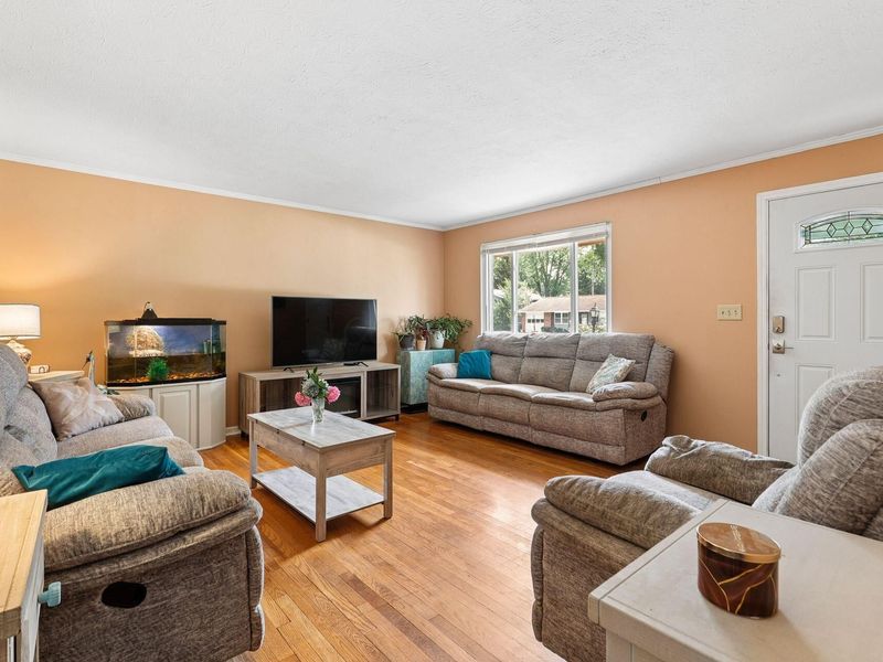 6504 Kings Charter Road, Reynoldsburg, OH 43068 Photo 3