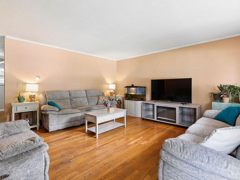 6504 Kings Charter Road, Reynoldsburg, OH 43068 Photo 4