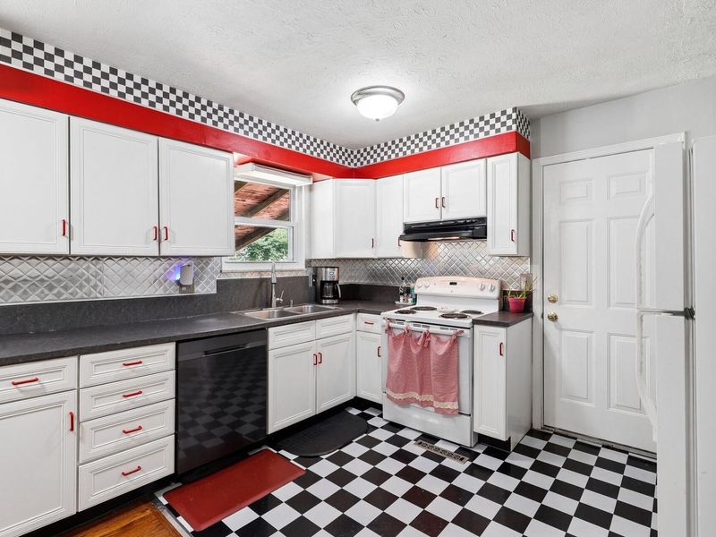 6504 Kings Charter Road, Reynoldsburg, OH 43068 Photo 8
