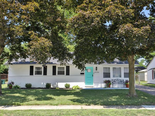 4704 Hillcrest Street N, Hilliard, OH 43026