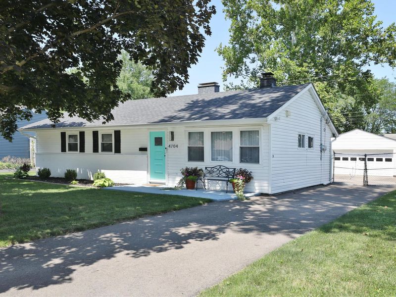 4704 Hillcrest Street N, Hilliard, OH 43026 Photo 2