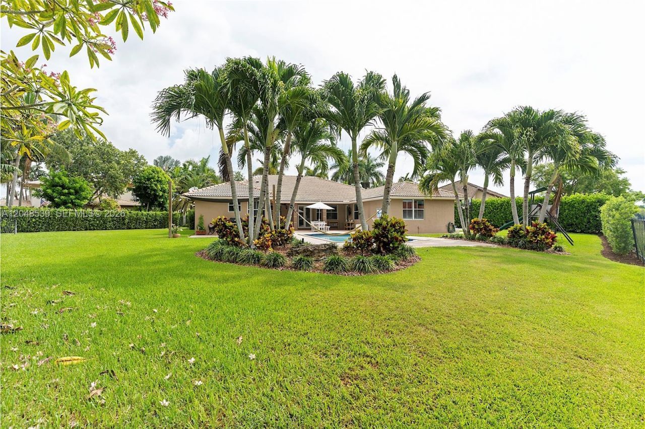 8298 SW 173rd Ter, Palmetto Bay, FL 33157 Photo